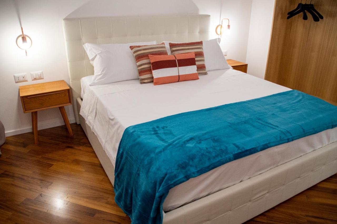 Castalia Apartments & Rooms Duomo タオルミーナ エクステリア 写真