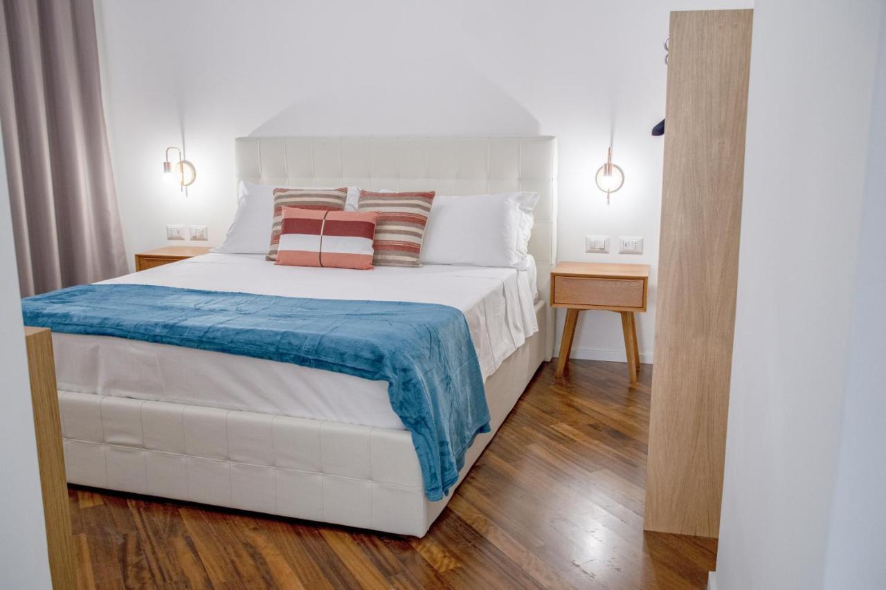 Castalia Apartments & Rooms Duomo タオルミーナ エクステリア 写真