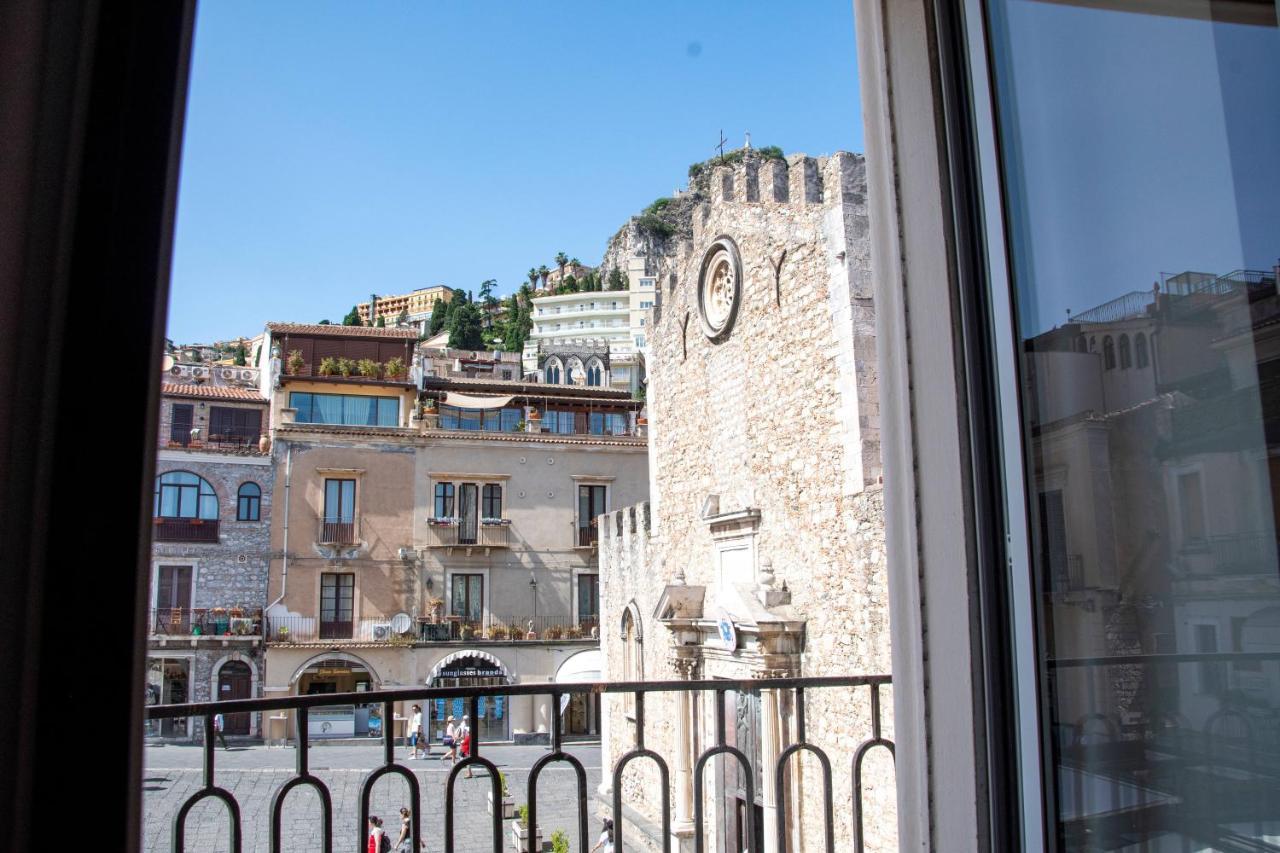 Castalia Apartments & Rooms Duomo タオルミーナ エクステリア 写真