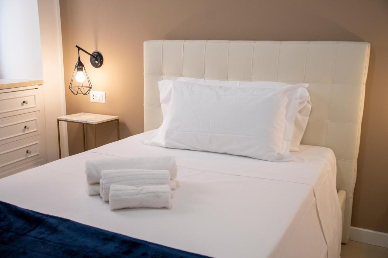 Castalia Apartments & Rooms Duomo タオルミーナ エクステリア 写真