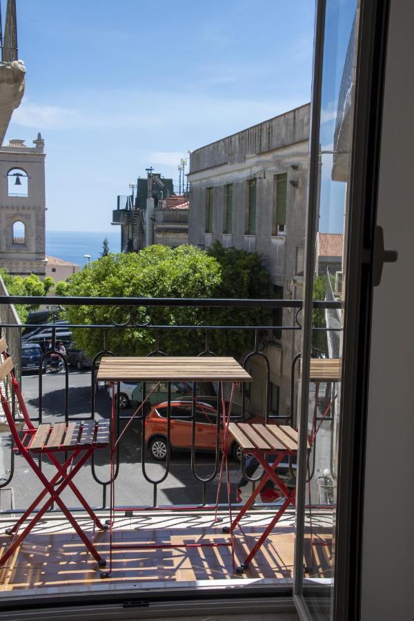 Castalia Apartments & Rooms Duomo タオルミーナ エクステリア 写真