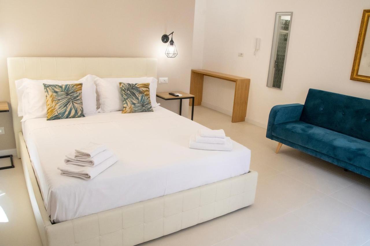 Castalia Apartments & Rooms Duomo タオルミーナ エクステリア 写真