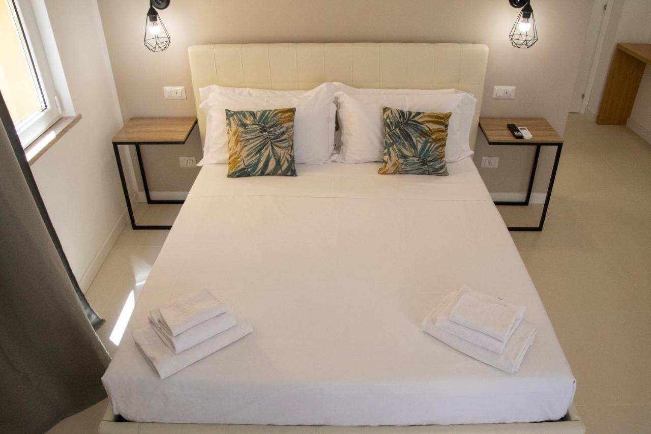 Castalia Apartments & Rooms Duomo タオルミーナ エクステリア 写真