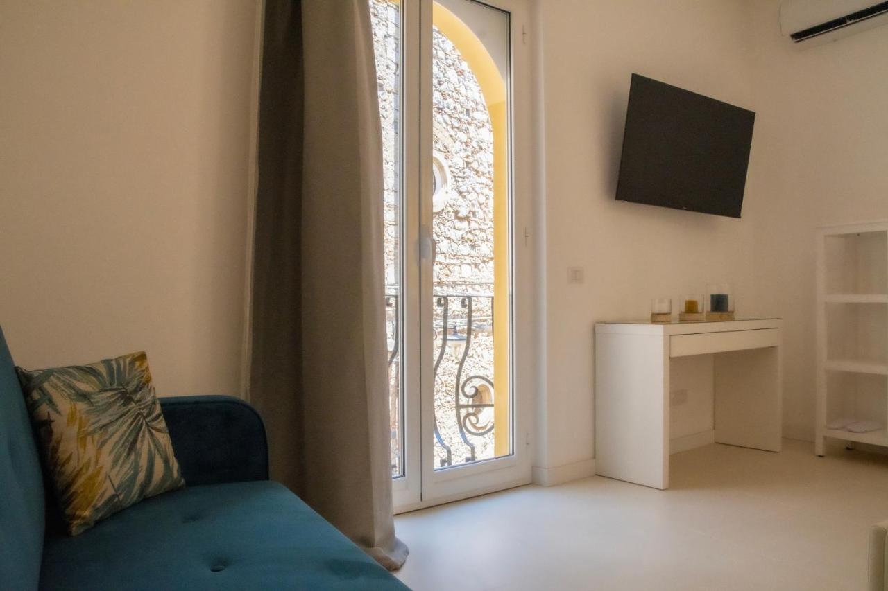 Castalia Apartments & Rooms Duomo タオルミーナ エクステリア 写真