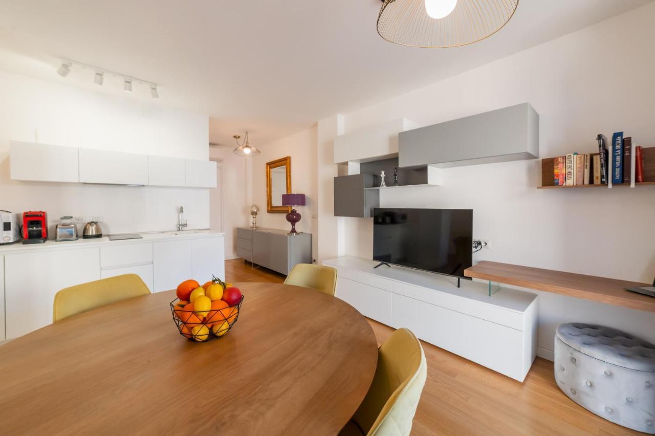 Castalia Apartments & Rooms Duomo タオルミーナ エクステリア 写真