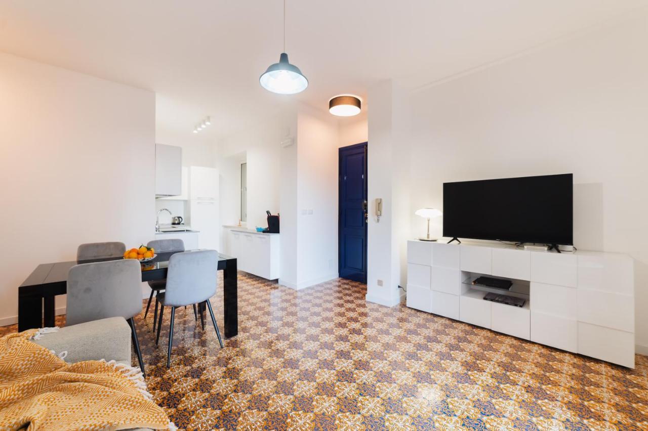 Castalia Apartments & Rooms Duomo タオルミーナ エクステリア 写真