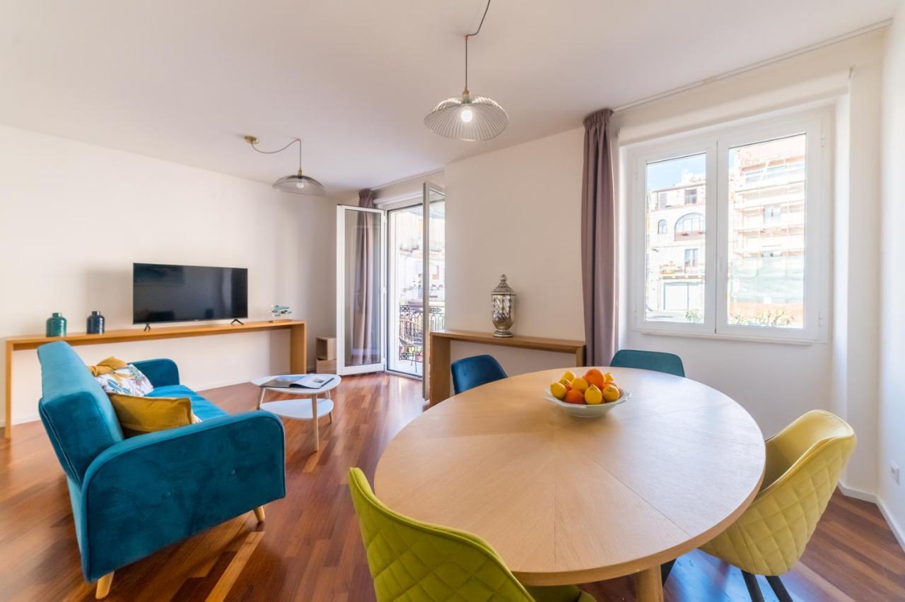 Castalia Apartments & Rooms Duomo タオルミーナ エクステリア 写真